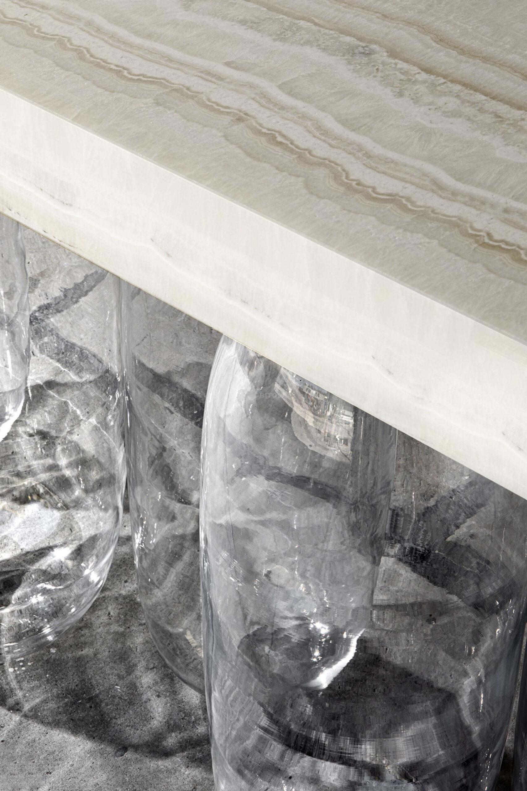 inverted-gravity-console-VOGBITON3